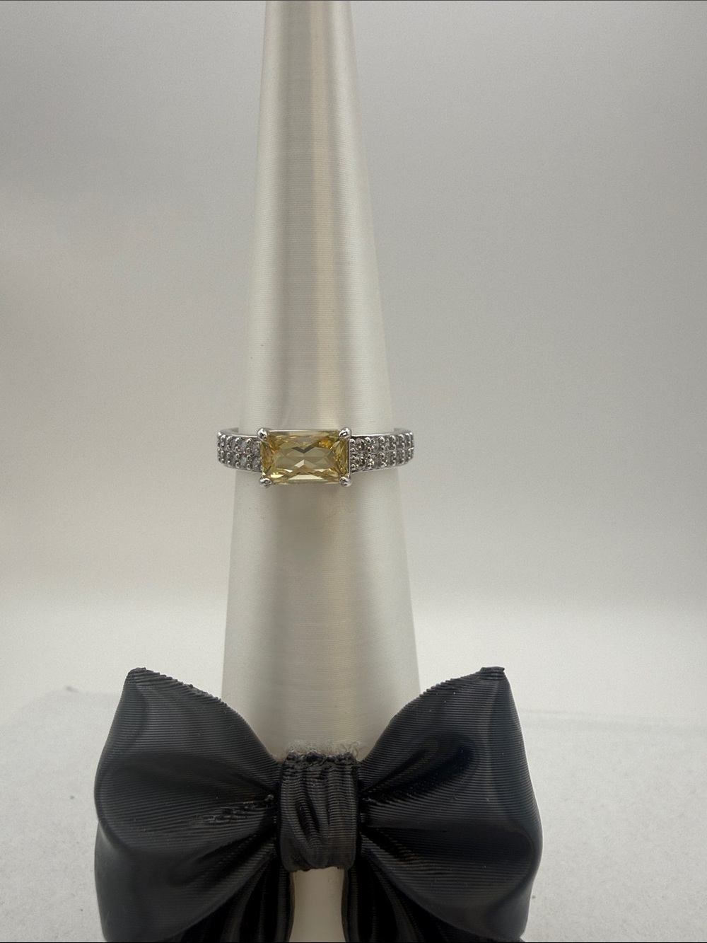 Bomb Party- Lemon on Rhodium size 7